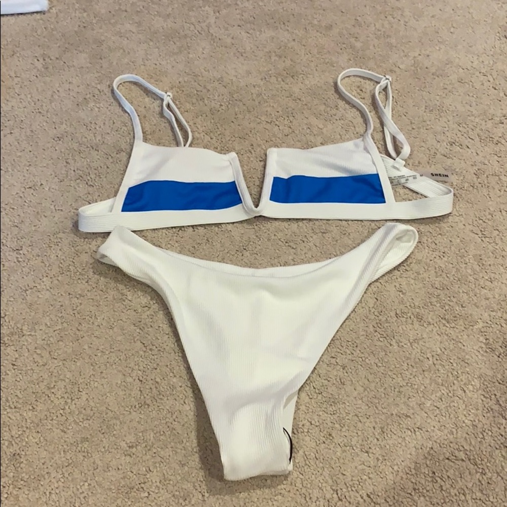 SHEIN Color Block Ribbed V Wired Bikini